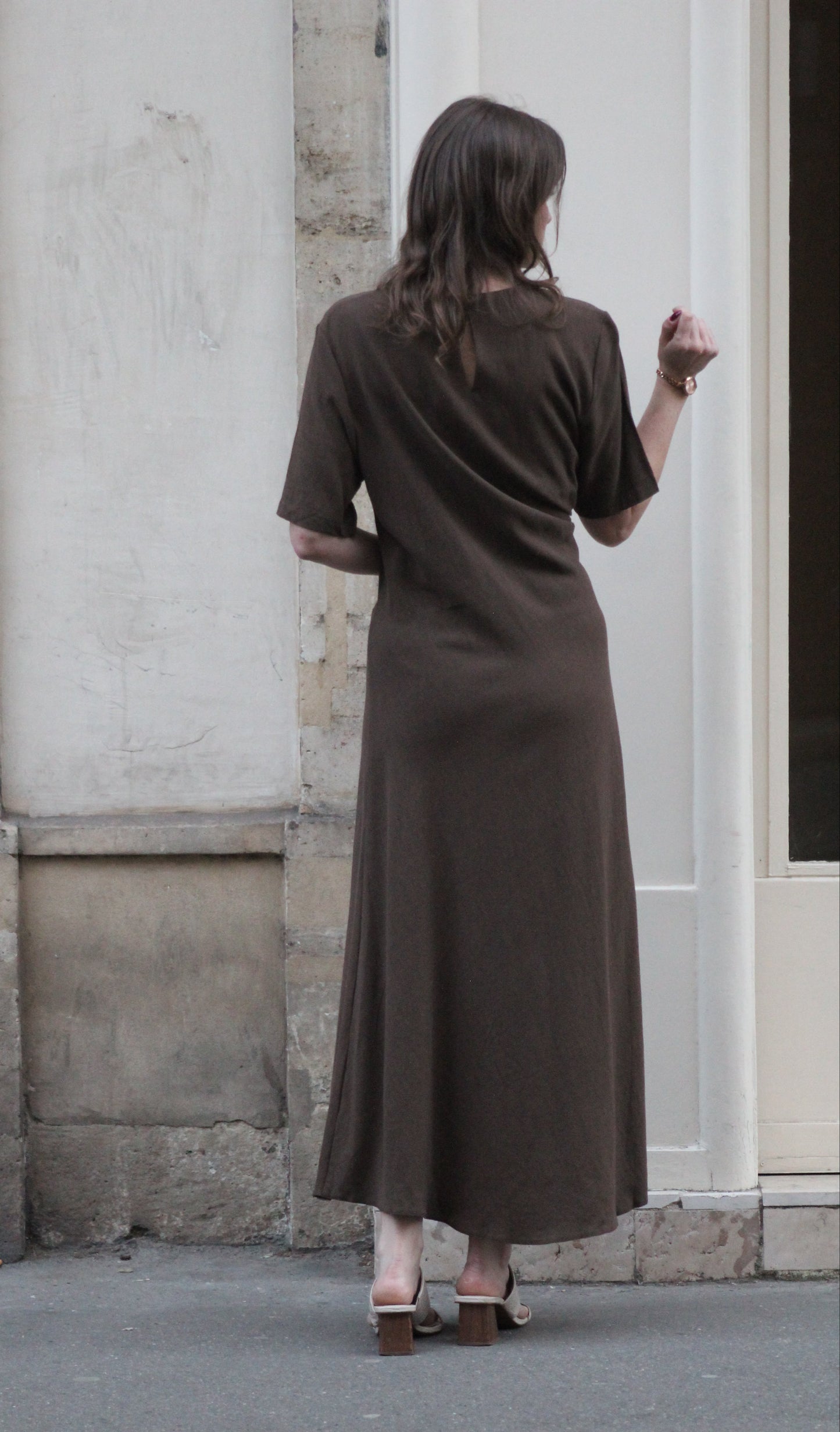 Robe Elva – Simplicité solaire